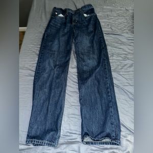 Dark blue Levi’s low pro jeans